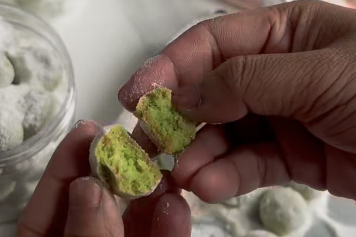 Kue Lebaran Kekinian! Resep Putri Salju Pandan Keju yang Lumer di Mulut