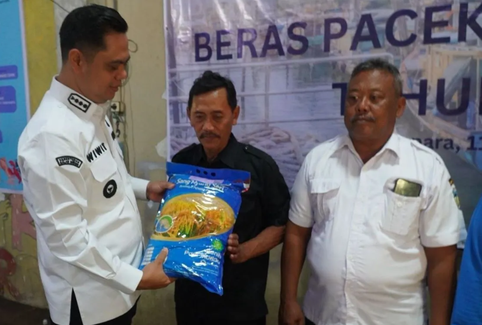 Pemkab Jepara Salurkan 36 Ton Beras untuk 7.500 Nelayan Terdampak Paceklik