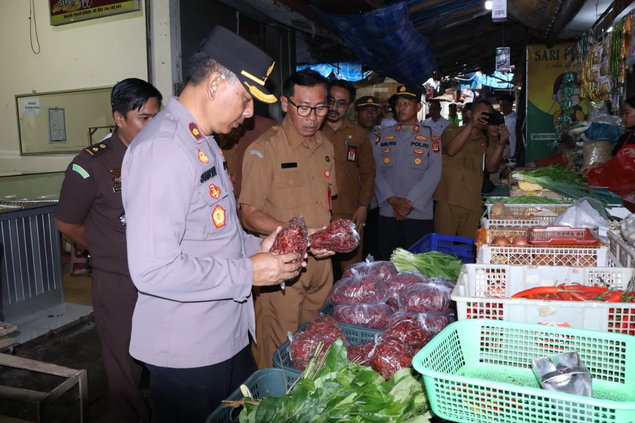 Jelang Nyepi dan Idul Fitri 2026, Forkopimda Tabanan Sidak Harga Sembako di Pasar Kediri