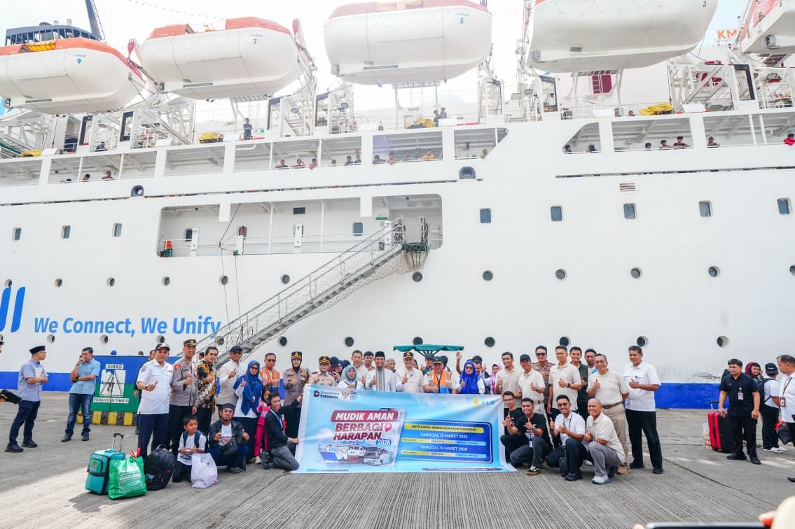 Gubernur Sulsel Lepas 500 Peserta Mudik Gratis PLN dari Pelabuhan Soekarno-Hatta Makassar
