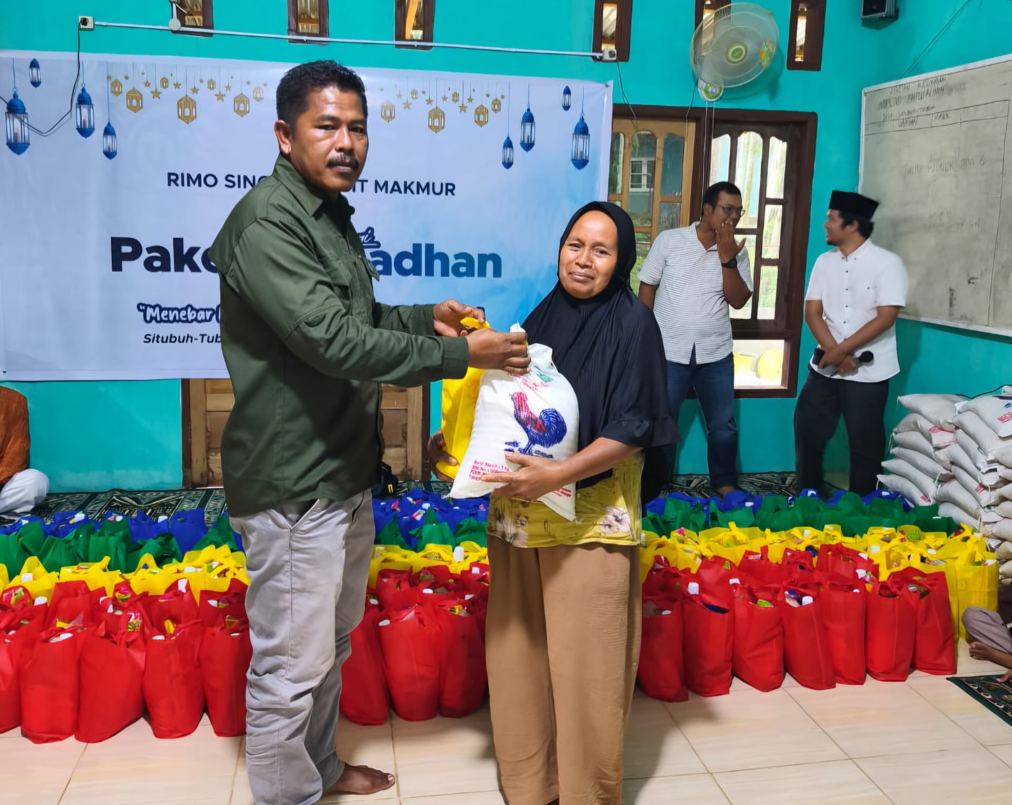 Koperasi RSSM Salurkan 145 Paket Ramadan untuk Warga Desa Situbuh-Tubuh Aceh Singkil