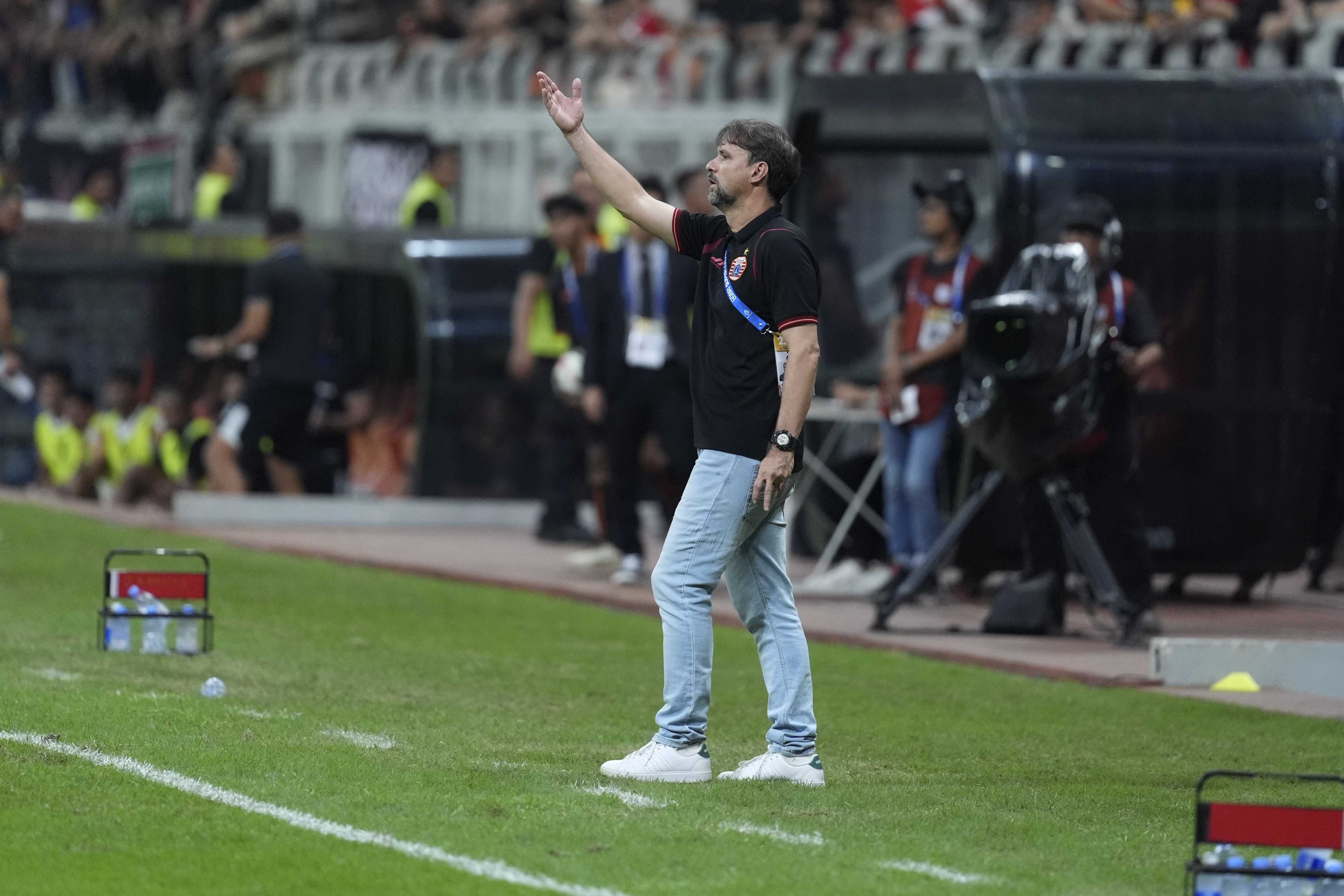 Persija Jakarta Ditahan Imbang Dewa United Banten 1-1, Pelatih Keluhkan Buruknya Kondisi Rumput JIS