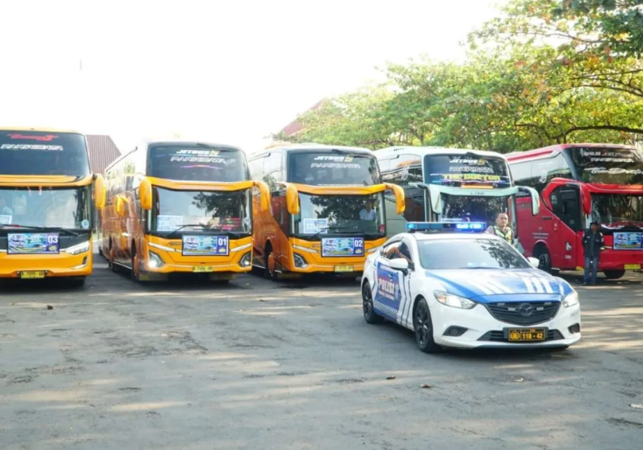 Pemkab Pati Berangkatkan 16 Bus Mudik Gratis ke Jakarta