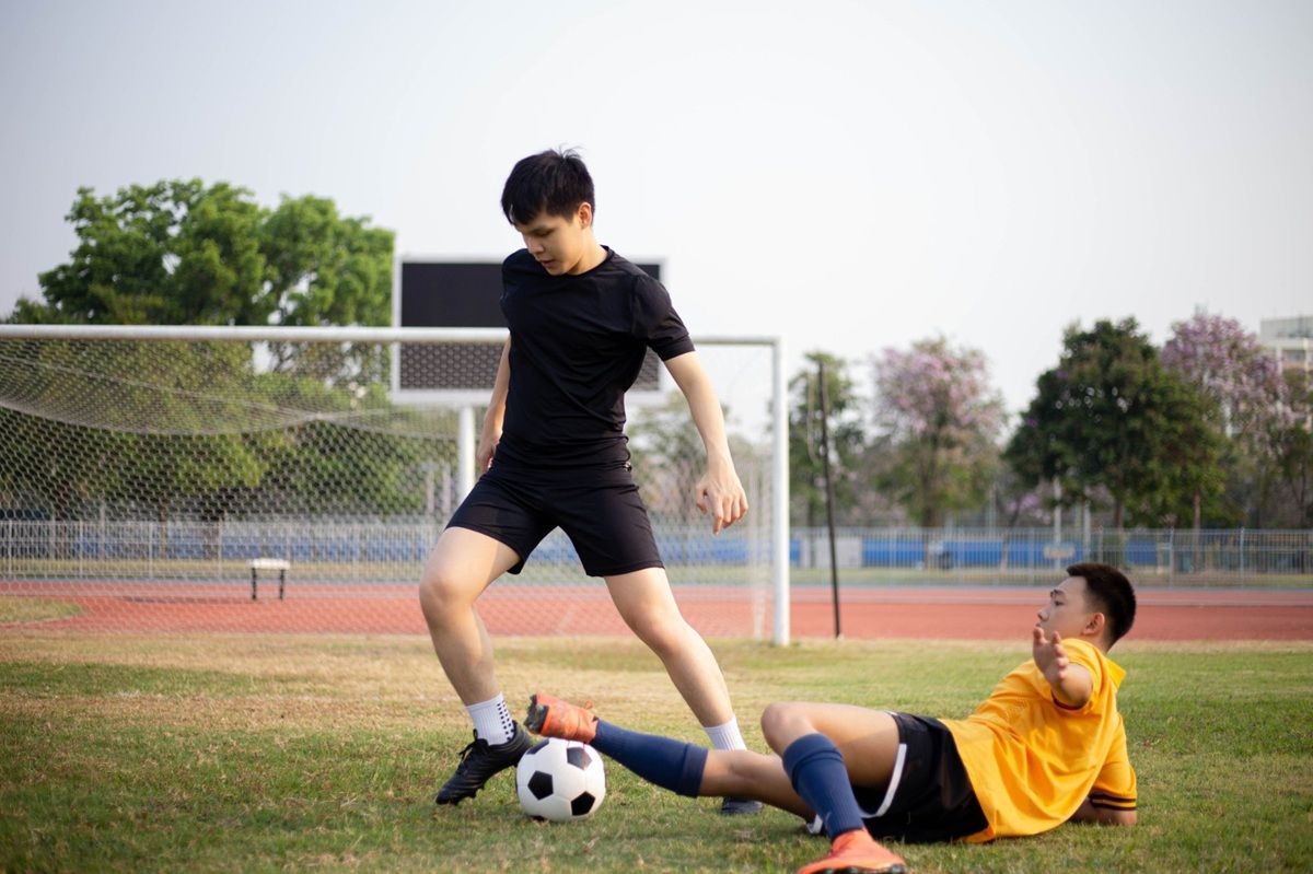 Ngeri! Ini Daftar Tekel Paling Brutal dalam Sejarah Sepak Bola yang Menghancurkan Karier Pemain