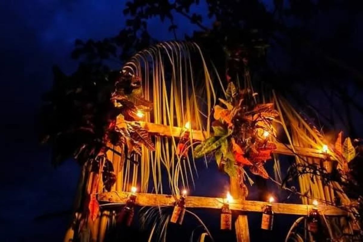 Menyibak Filosofi Mendalam di Balik Atribut Tumbilotohe Gorontalo