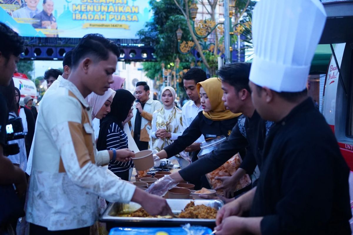 Bukan Ngabuburit Biasa, UMM Bawa Misi Lingkungan dan Live Cooking ke Jantung Kota Malang