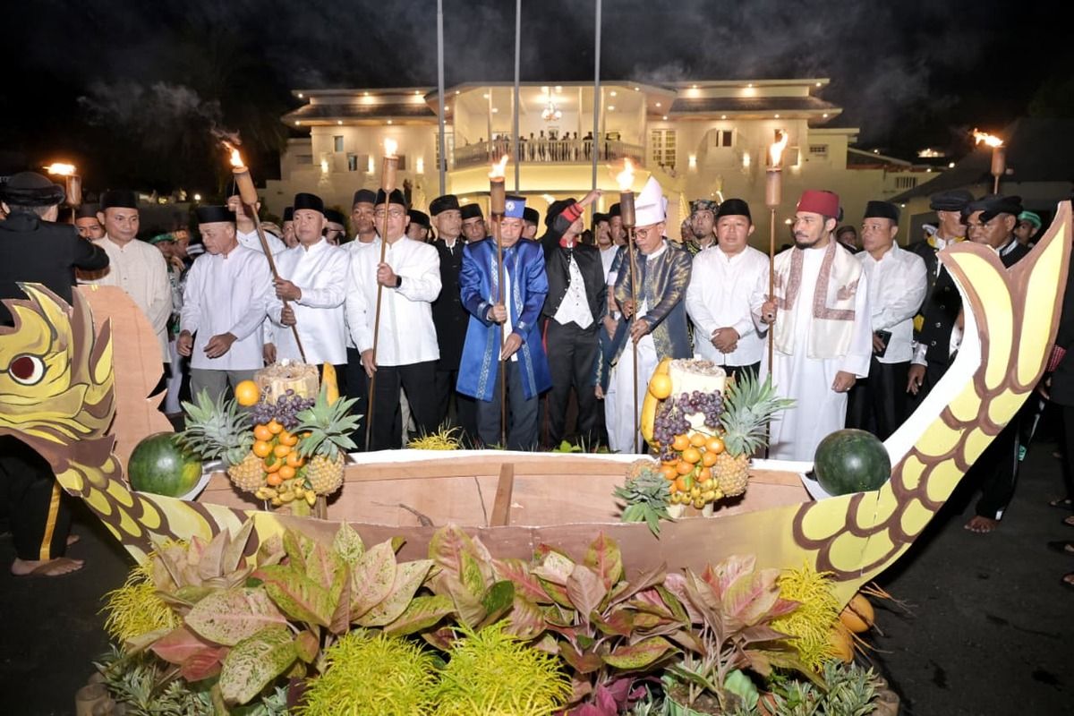Wagub Maluku Utara Hadiri Festival Ela-ela Sambut Malam Lailatul Qadar di Ternate