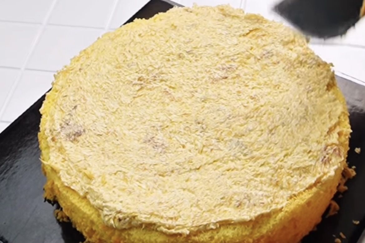 Cara Mudah Bikin Nastar Crumble Cake, Hasilnya Lembut Banget!