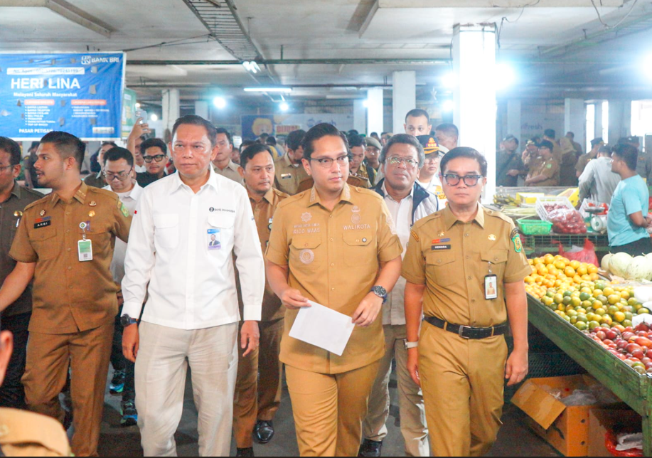 Sidak Pasar, Rico Waas Pastikan Harga Stabil Jelang Lebaran