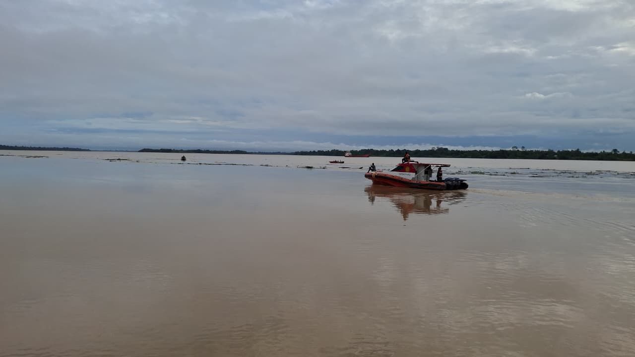 Tim SAR Sisir Sungai Sesayap, ABK Hilang Sejak Kamis Masih Dicari
