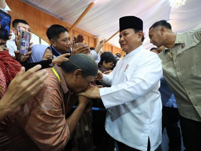 Ribuan Warga Masuk Istana Gratis, Presiden Prabowo Salami Tukang Urut sampai Ojol