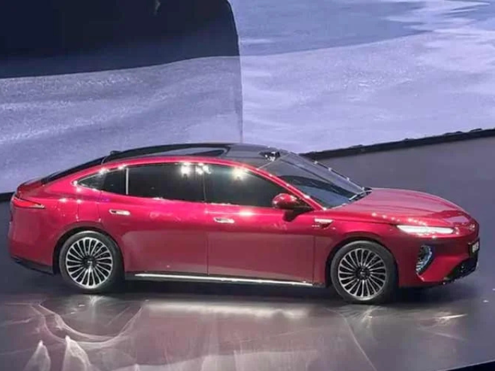 BYD Seal 08, Isi 5 Menit Bisa Jalan 400 Km