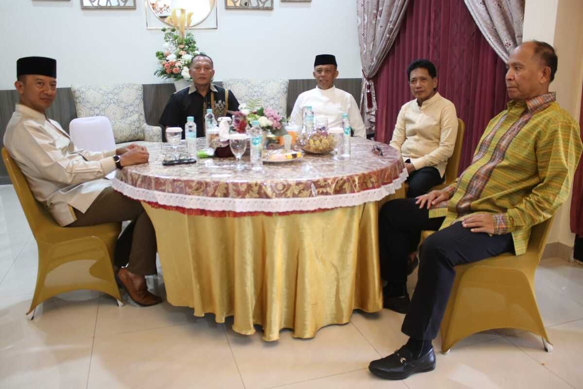 Silaturahmi Lebaran di Karang Panjang, Sekda Maluku Satukan Pejabat dan Warga dalam Suasana Kekeluargaan