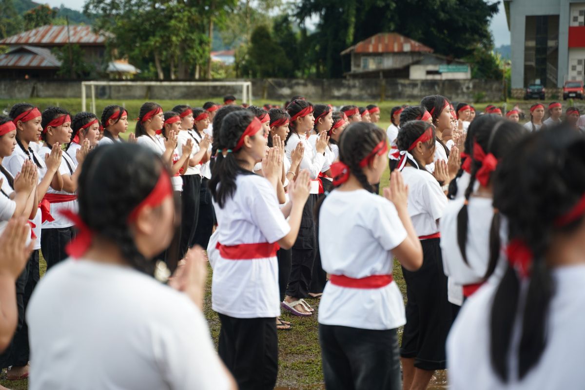Mahzani, dan Cerita Dibalik Pementasannya Oleh 1000 Pelajar di Tomohon