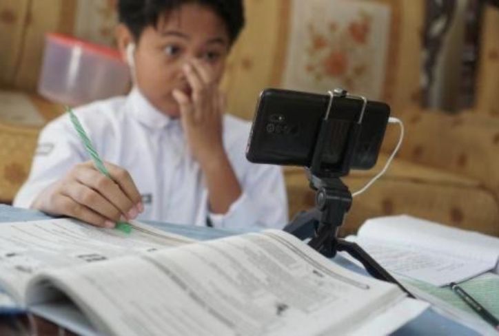 Pemerintah Kaji Penerapan Kembali Sekolah Daring atau Study From Home pada April 2026