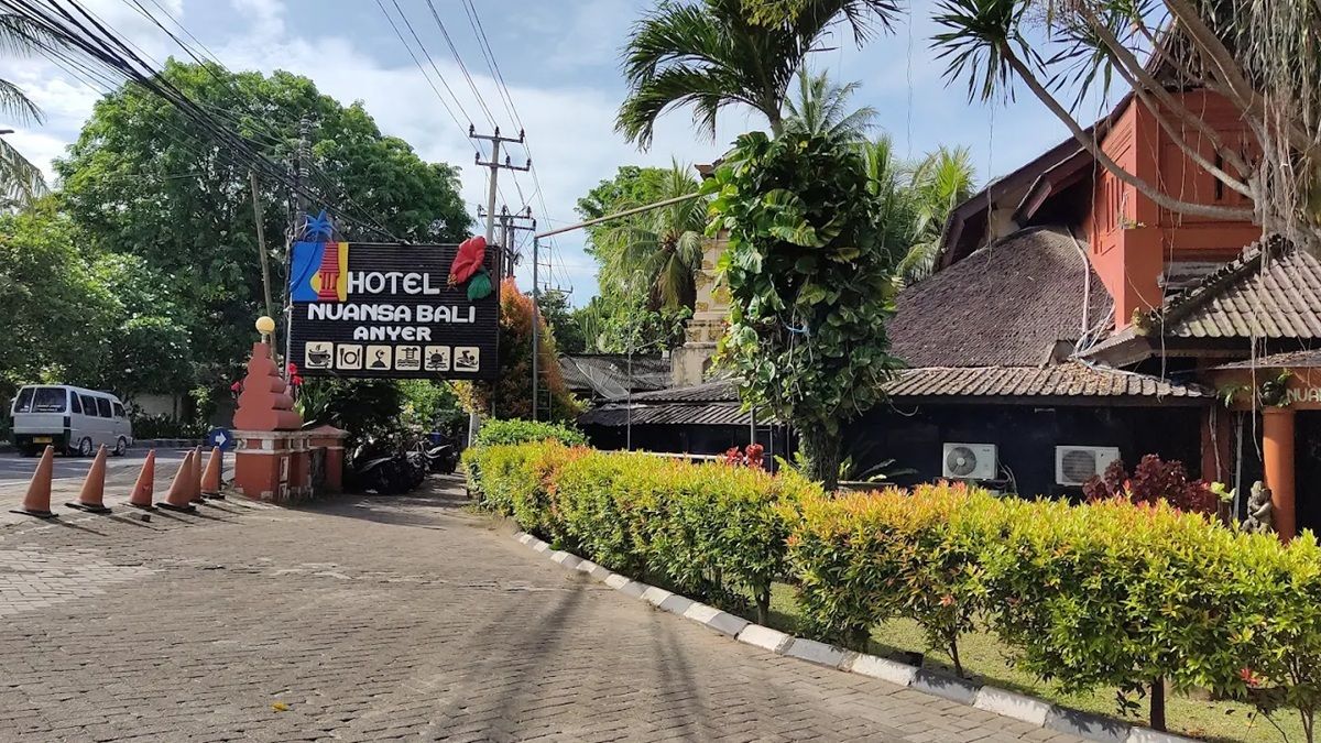 Ngapain Sewa Hotel Mahal? 4 Penginapan di Anyer Ini Punya View Pantai yang Sama Cantiknya!