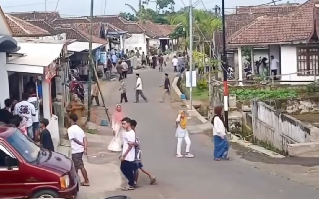 Tradisi Estafet Silaturahmi di Desa Bonor Tumpang, Cara Lama yang Masih Bertahan
