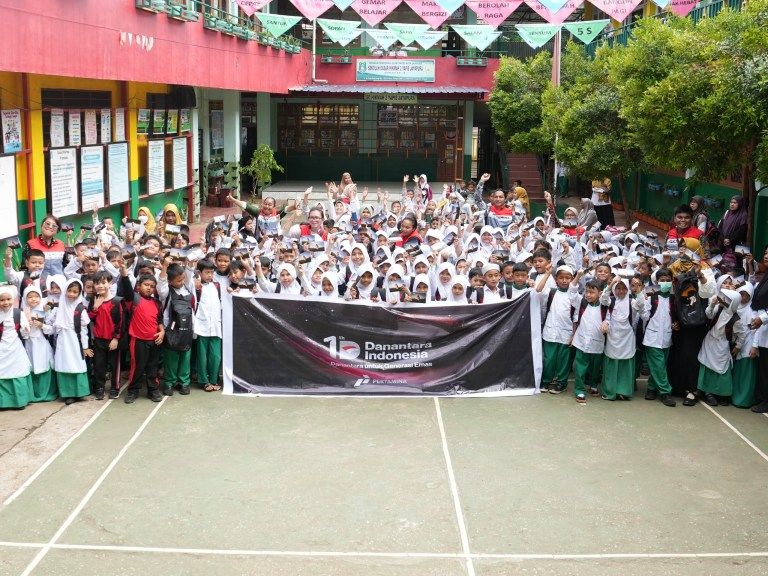 Bantuan Pendidikan 2.000 Paket, Pertamina Dukung Anak Papua Raih Mimpi