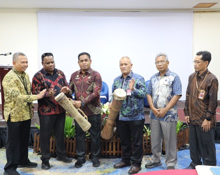 Dana Otsus Papua Tersendat, Kemendagri Desak Percepatan