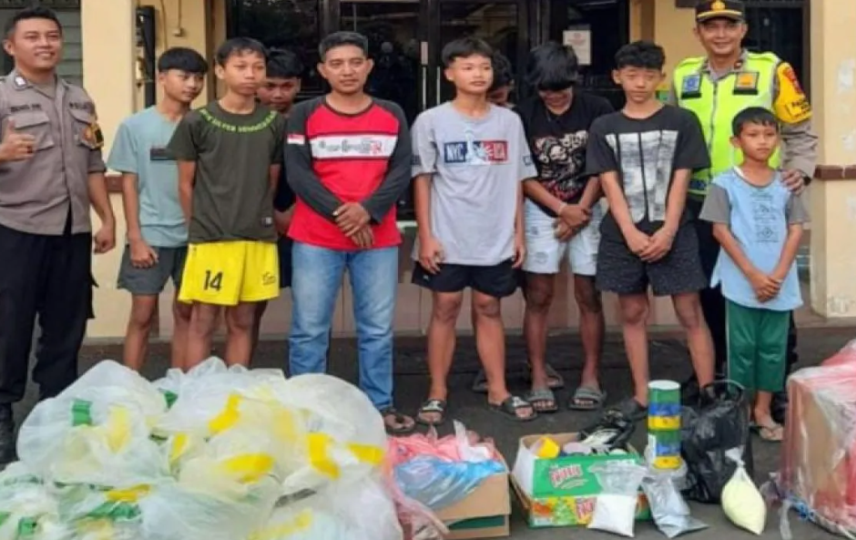 Polresta Pekalongan Terima 44 Selongsong Petasan dan Dua Balon Udara dari Warga