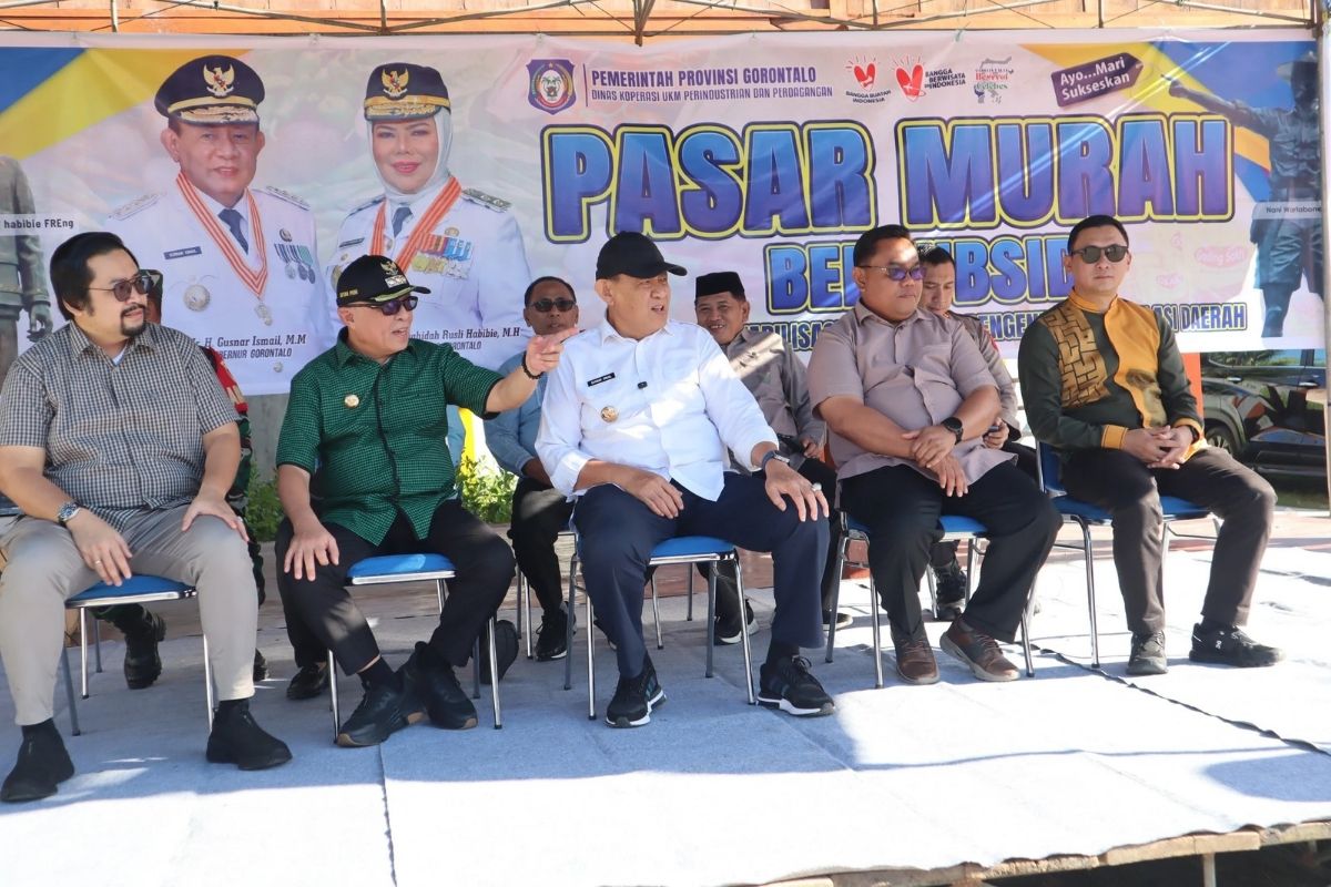 Tekan Inflasi Jelang Lebaran Ketupat, Pemkab dan Pemprov Gorontalo Salurkan 1.000 Paket Sembako Murah