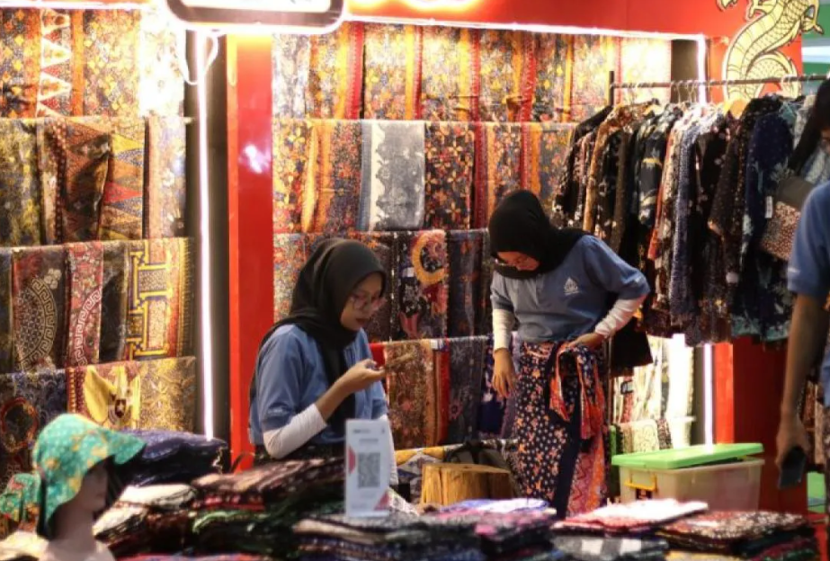 Batik Tulis Lasem Diborong Pembeli Myanmar, Omzet Capai Rp150 Juta di Inacraft 2026
