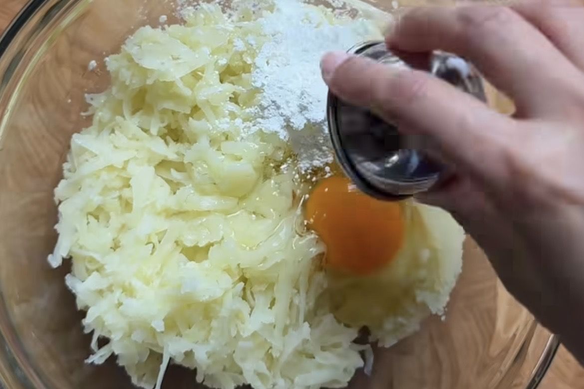 Resep Garlic Parmesan Hashbrown, Camilan Simpel Rasa Restoran