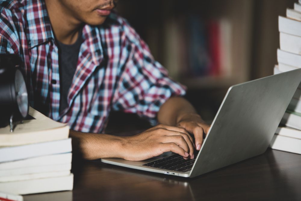 Mau Kuliah Lancar? Simak Tips Pilih Laptop untuk Mahasiswa