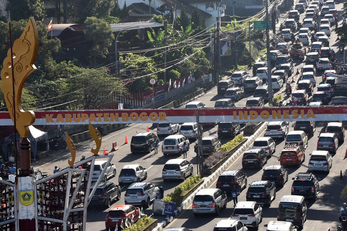 Jalur Puncak Bogor Padat, One Way Arah Jakarta Diberlakukan