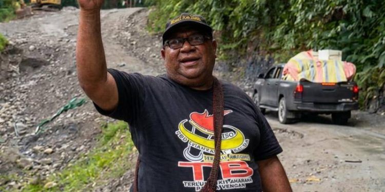 Jalan Nabire–Ilaga Rusak Parah, Drainase Jadi Sorotan