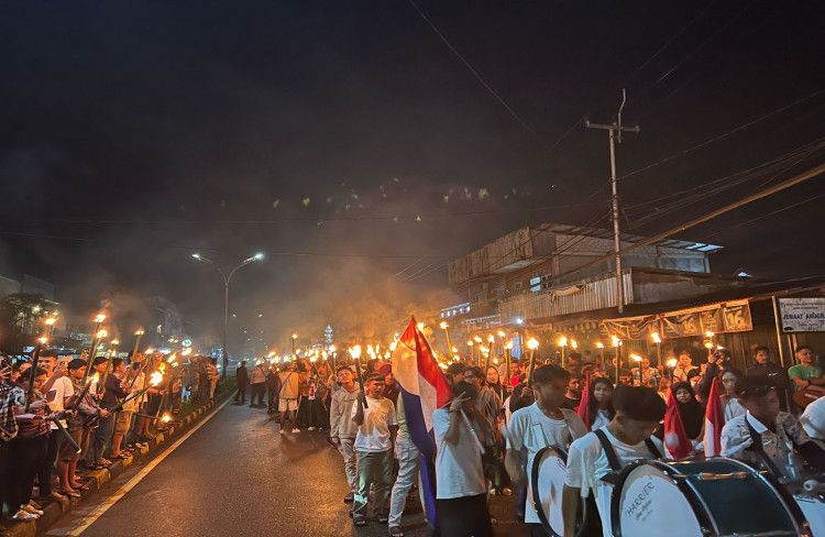 Intip Tradisi Pawai Obor Paskah di Mimika, Simbol Perayaan Paskah yang Meriah