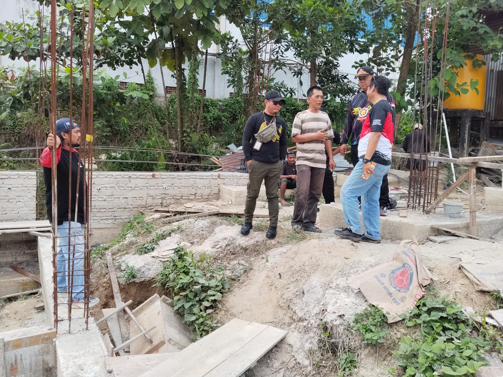 Cegah Pelanggaran Tata Ruang, Trantib Tarakan Utara Tinjau Bangunan di Bantaran Sungai