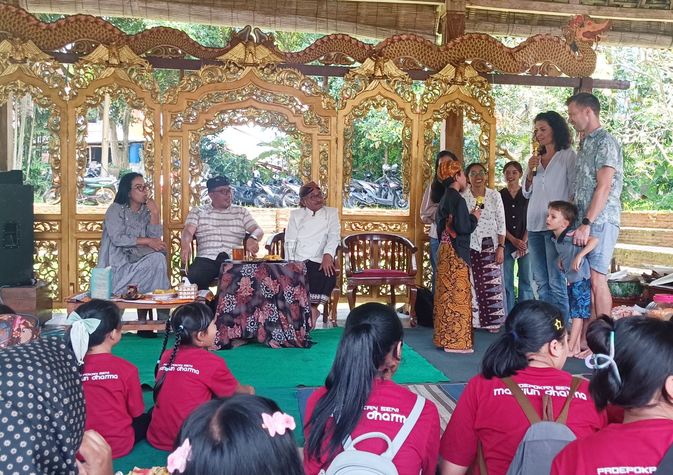 Halal Bihalal Cantrik Mentrik Padepokan Seni Mangun Dharma Angkat Nilai Silaturahmi dan Edukasi Seniman Muda