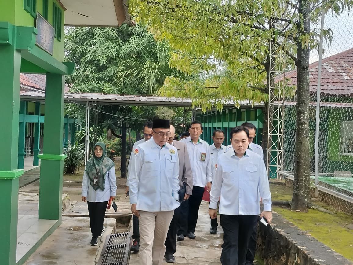 Kakanwil Kemenag Lampung Tinjau Ujian Madrasah di MAN 2 Bandar Lampung