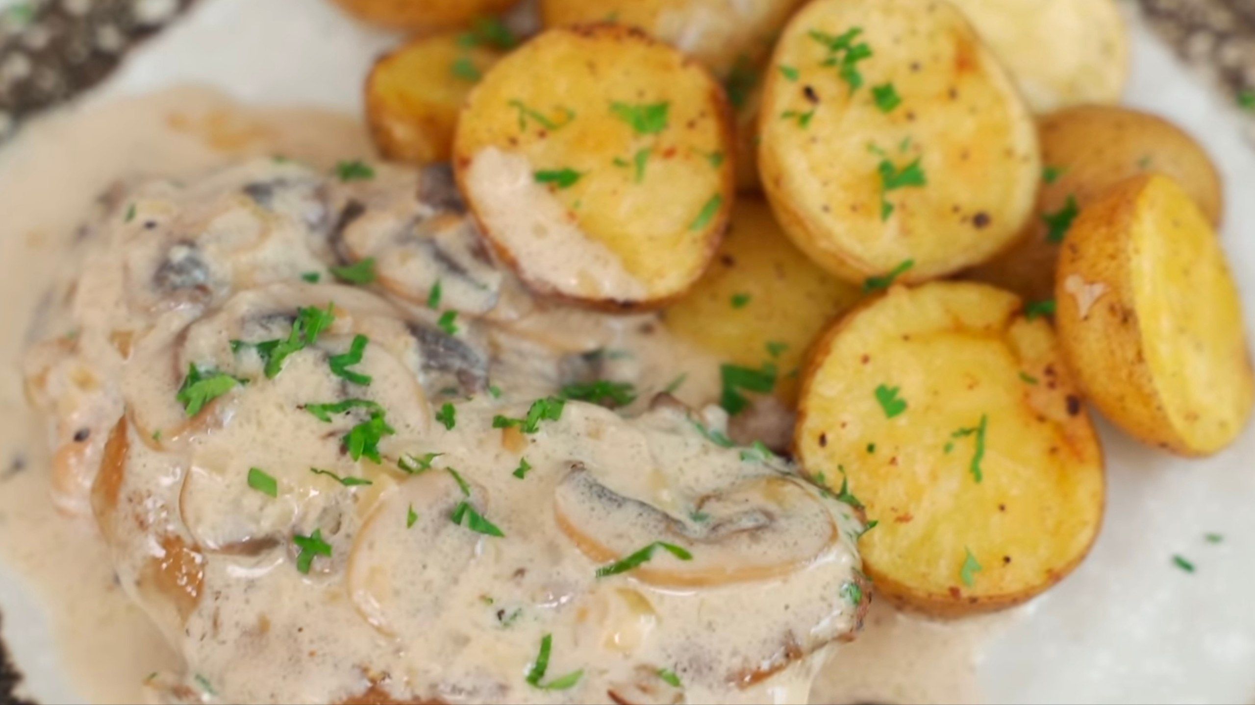 Resep Pan Fry Chicken and Mushroom yang Creamy dan Lezat, Bikin Nagih