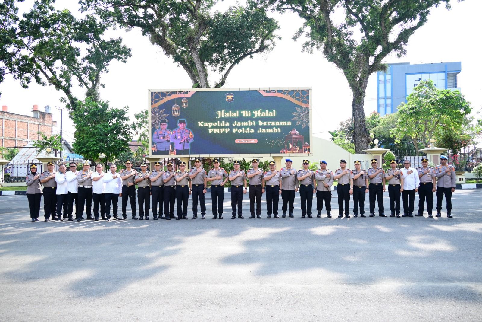 Pimpin Apel Pagi Pasca Idul Fitri 1447 H, Kapolda Jambi Ingatkan Personel Jaga Kesehatan dan Kualitas Pelayanan