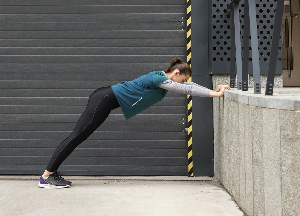 Upper Body Workout Tanpa Push Up Lantai: Panduan Progresi untuk Sendi Sensitif!