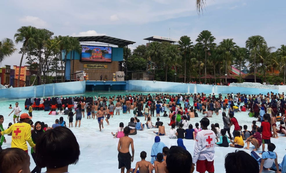 Serunya Uji Adrenalin di Hawai Waterpark Malang, Ombak Tsunami 3,5 Meter Jadi Daya Tarik Utama
