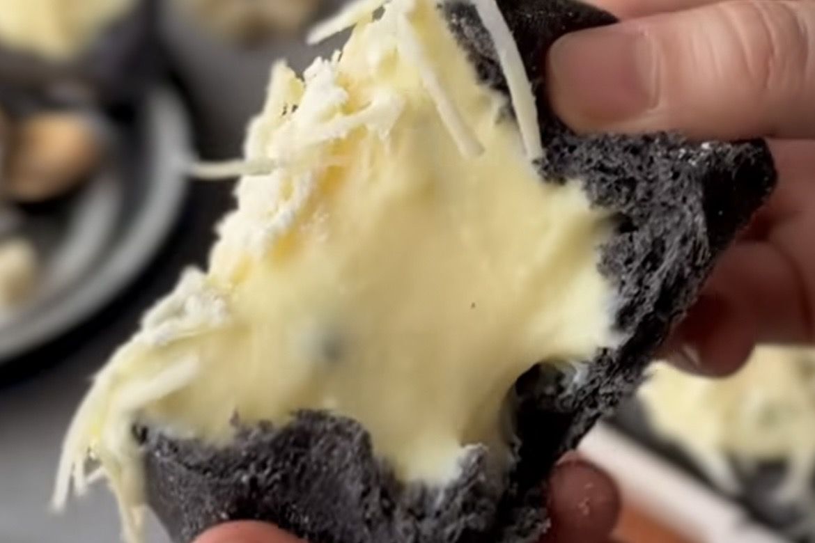 Bikin Sendiri Lebih Hemat! Ini resep Cheesy Black Milk Bun Ala Bakery
