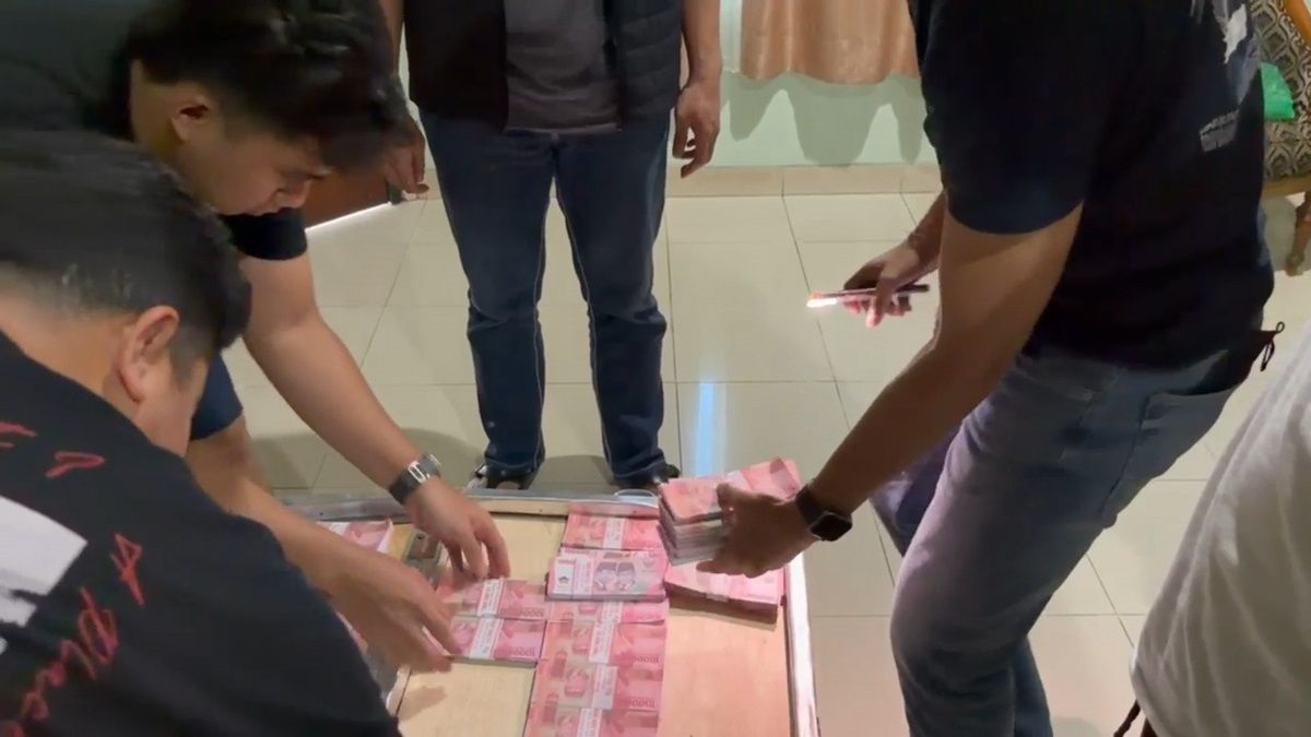 Polda Metro Jaya Ciduk Pengedar Uang Palsu di Bogor, Uang Rp620 Juta Siap Edar Disita