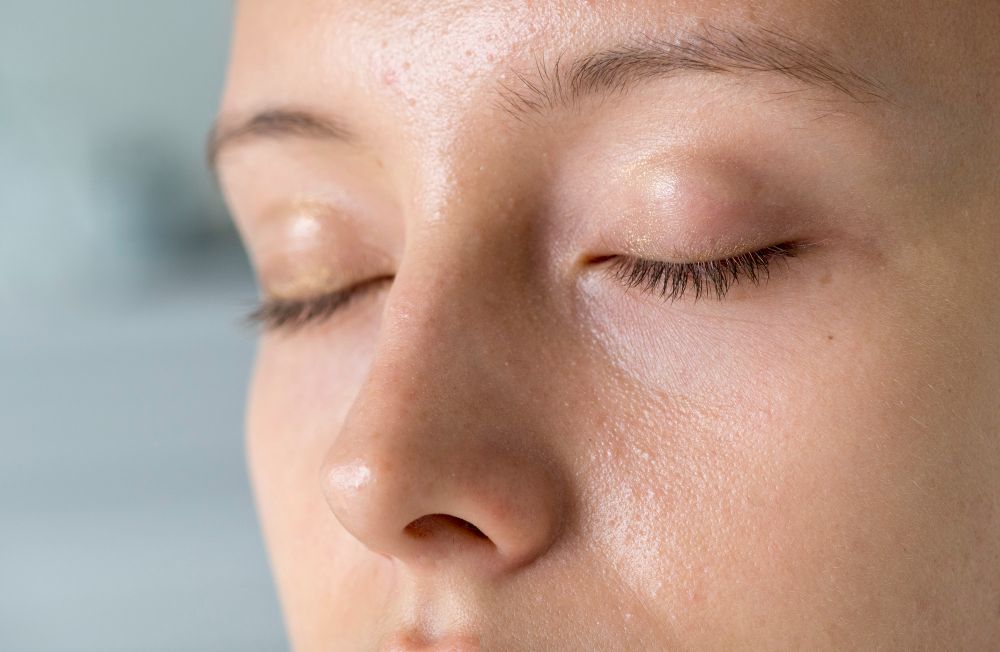 Kulit Kamu Berminyak? Simak Tips Pakai Cushion agar Tahan Seharian dan Tidak Patchy