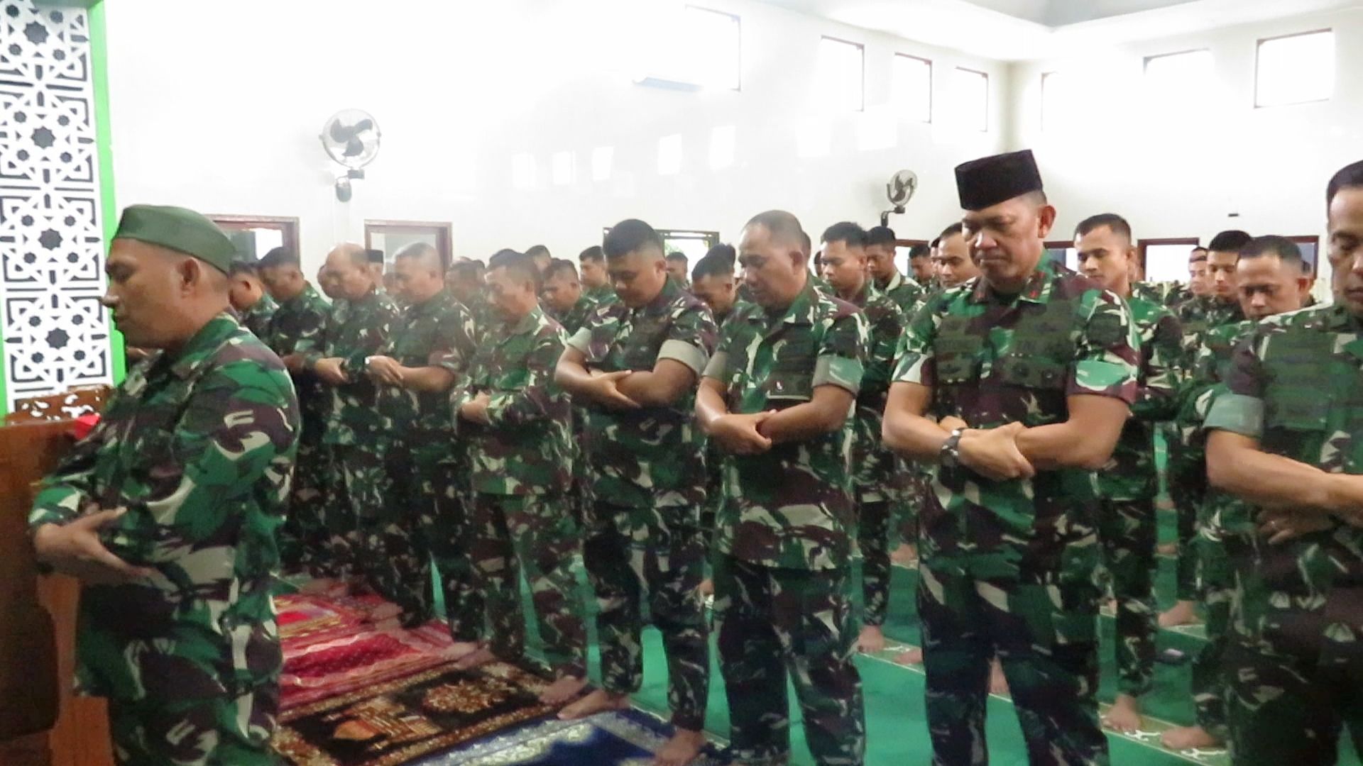 Kodam XXI Radin Inten Gelar Sholat Ghaib untuk Prajurit yang Gugur di Misi UNIFIL Lebanon