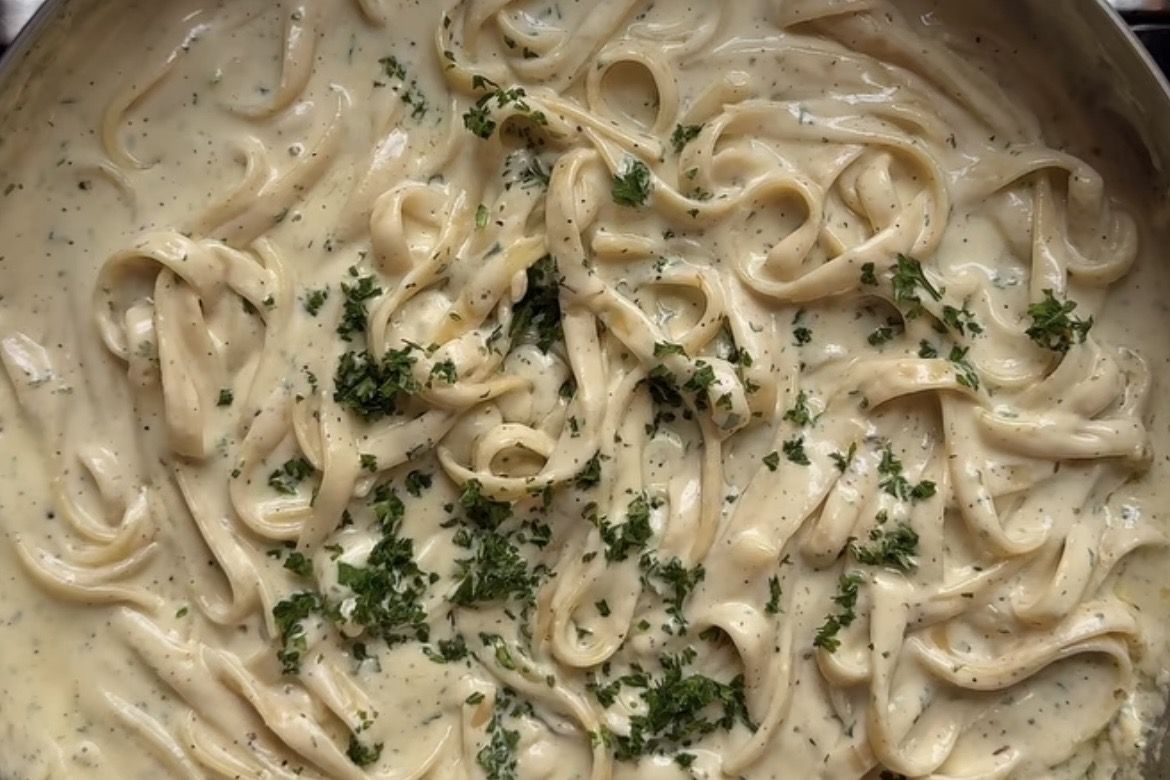 Gak Perlu ke Restoran! Ini Resep Fettuccine Alfredo Paling Creamy dan Bikin Nagih