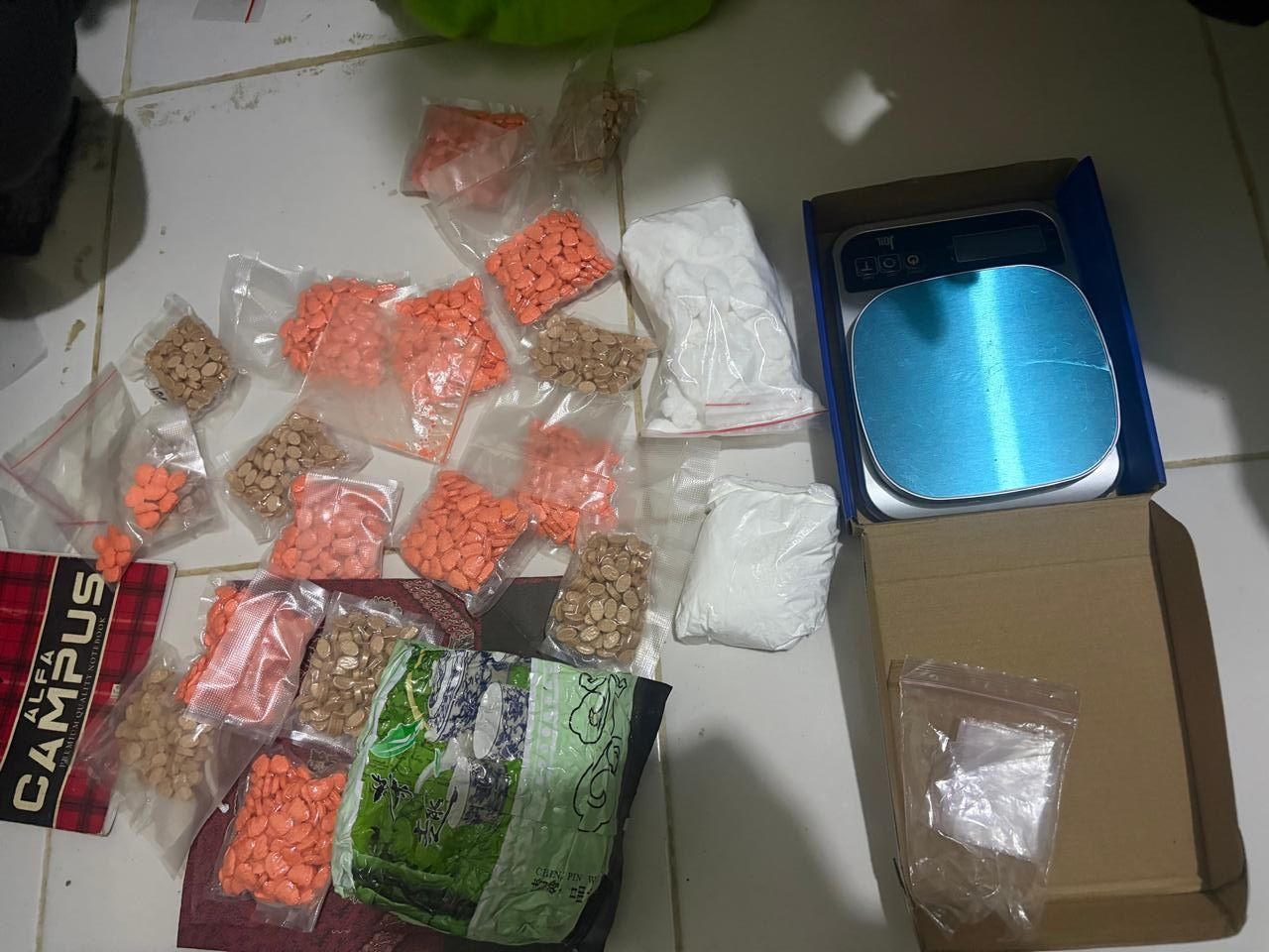 Polisi Gulung Kurir 1 Kg Sabu dan Ekstasi di Terminal Senen, Ngaku Dapat Bayaran Puluhan Juta