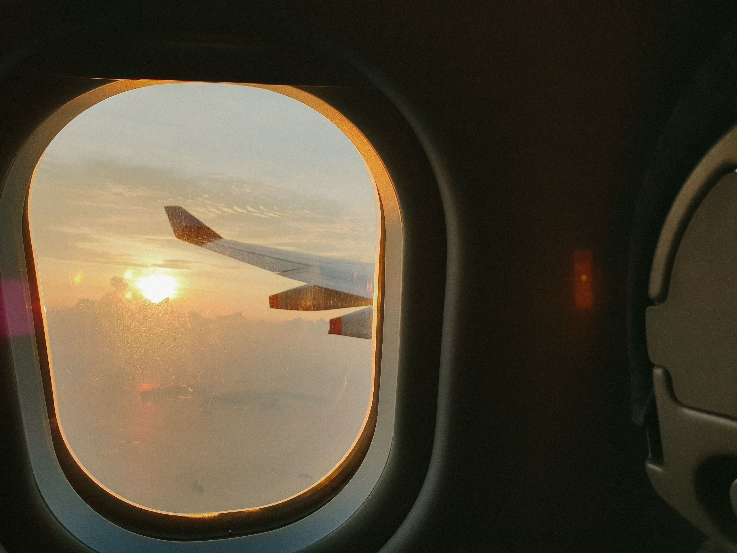 40 Caption Naik Pesawat Aesthetic dan Singkat yang Instagramable