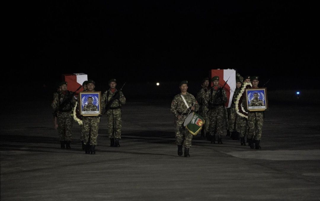 Jemput Dua Jenazah Prajurit TNI dari Lebanon di Bandara Adisucipto, Sultan HB X Tegaskan PBB Usut Tuntas Dalang Kematian