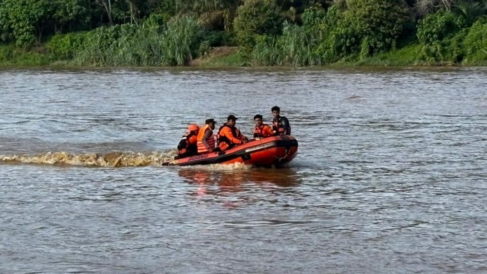 Hilang Sejak Sore, Bocah 4 Tahun di Kuansing Diduga Tenggelam, Pencarian Terus Dilakukan