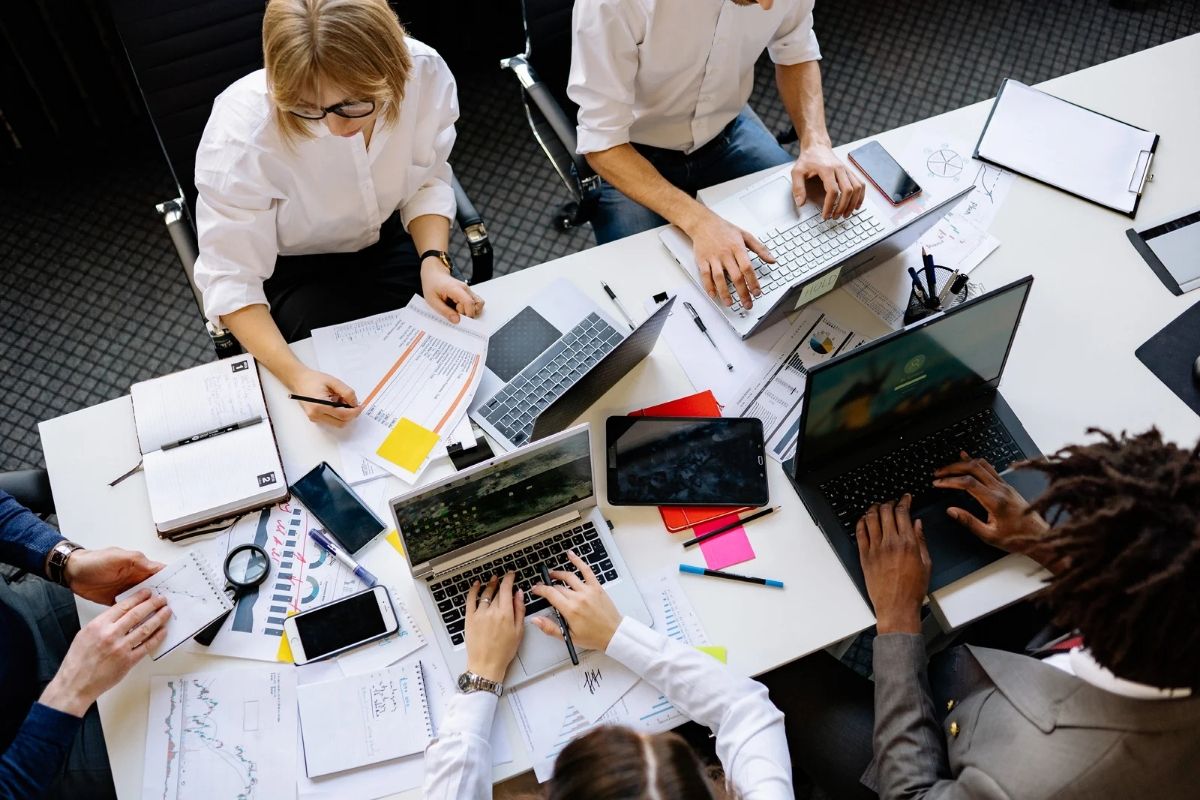 6 Tanda Bahaya di Kantor yang Sering Kamu Anggap Normal Padahal Toksik
