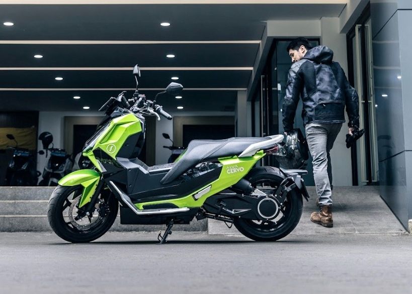 Motor Listrik Jarak Tempuh Terjauh di Indonesia
