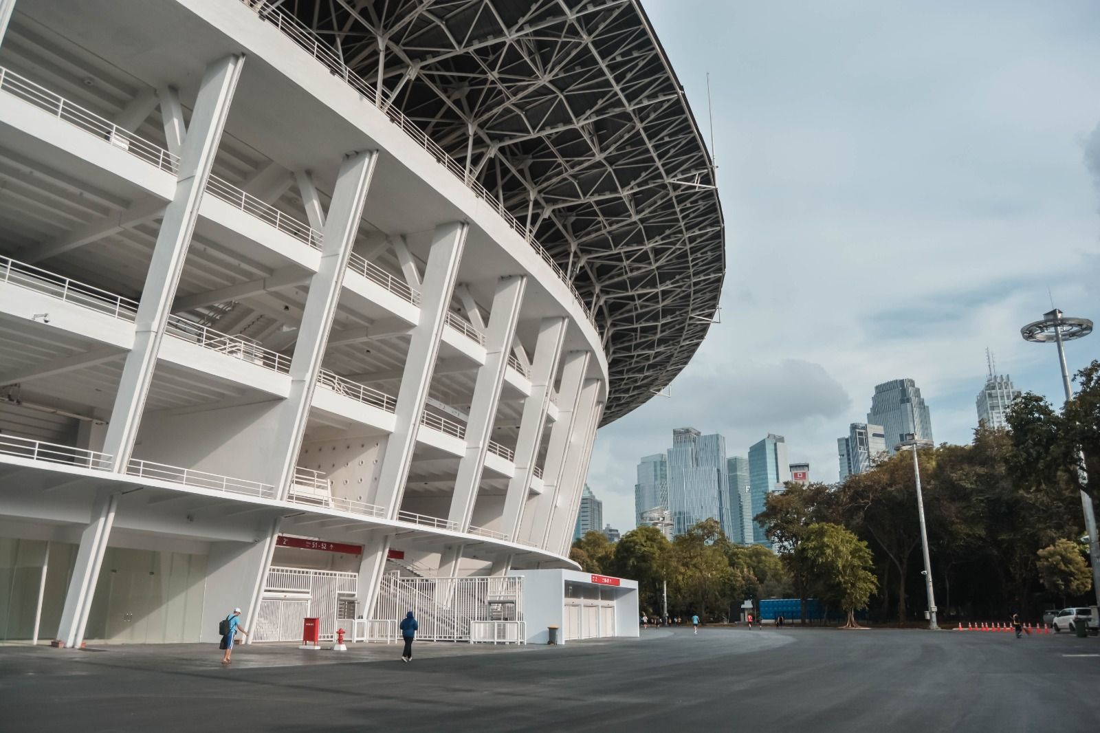 Cara Menuju Stadion GBK Naik KRL dan TransJakarta, Praktis dan Anti Ribet!